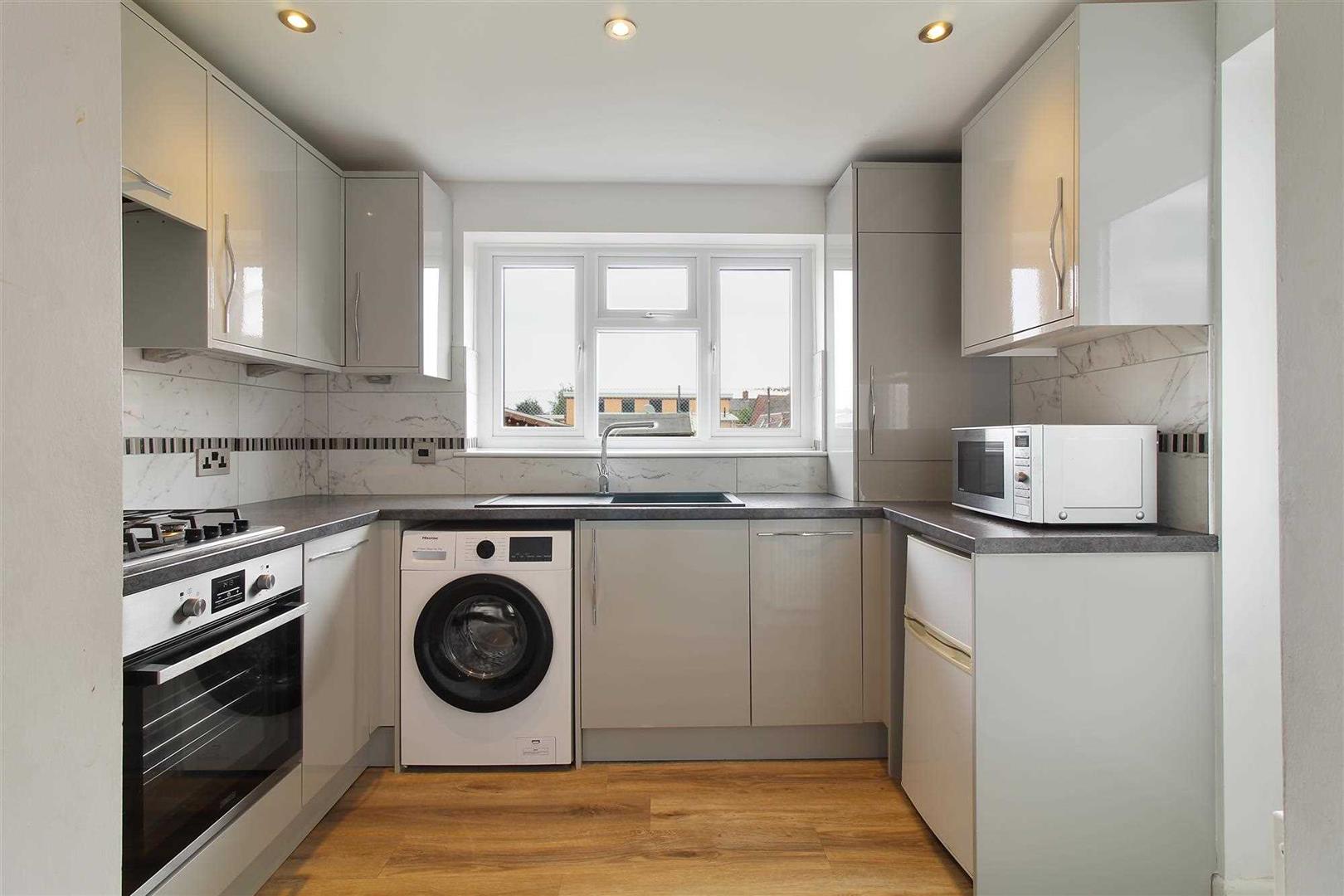 3 bed property in Cobden Road, Chesterfield